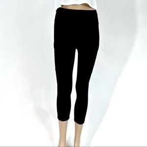 Lorna Jane Black Side Pockets 7/8 Leggings